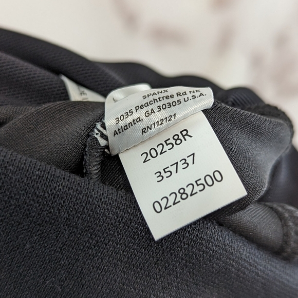 Spanx Leggings Womens Small Faux Vegan Leather Black High Rise Crop Ankle Assets - Picture 4 of 14